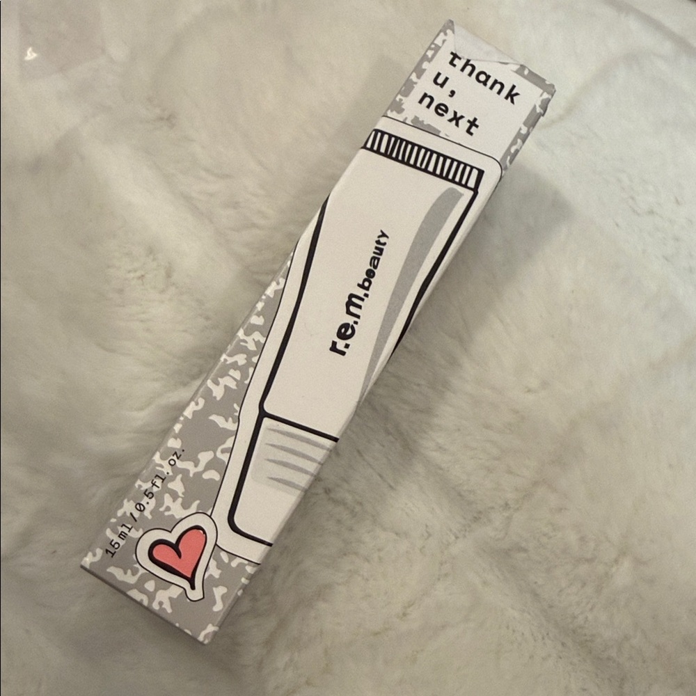 r.e.m. beauty | Utmost Importance | Clear Plumping Lip Gloss